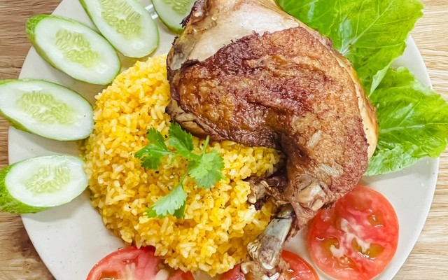 TIỆM CƠM GÓC BẾP - CƠM - TRẦN HOÀNG NA