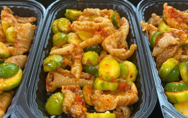 Ăn Vặt Thuỳ Dương - Đồ Ăn Vặt & Chân Gà Sả Tắc - Nguyễn Ái Quốc