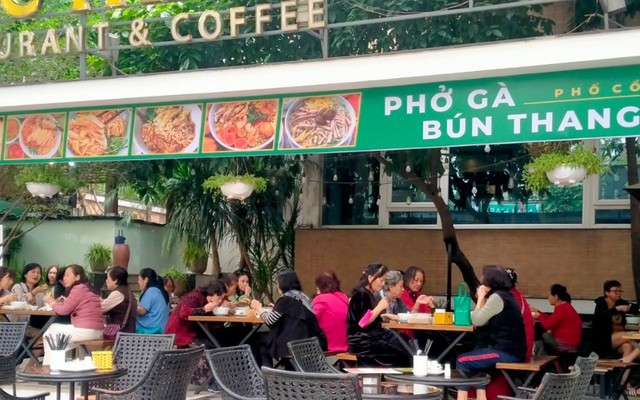 Phở Gà 79 - 685 Lạc Long Quân