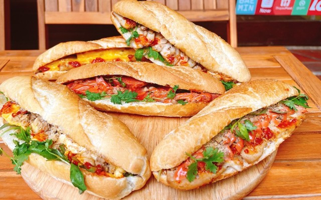 Bánh Mì Cô Chun - Bánh Mì, Hamburger & Coffee - Ô Chợ Dừa