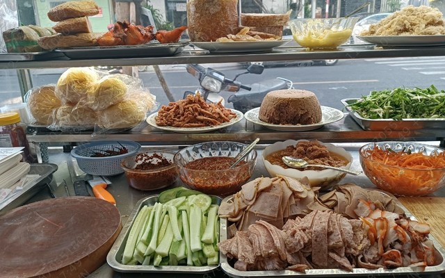 Bánh Mì Cô Ty & Drinks - 48A Lê Thành Phương