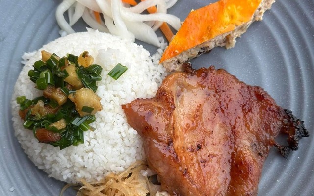 Quán Cơm Nhà Linh - Cơm Trưa Văn Phòng - 23 Nguyễn Văn Hưởng