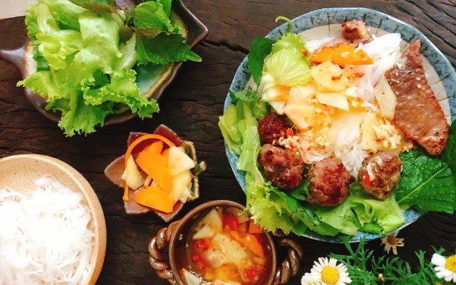 Quán Ăn 1998 - Bún Chả Hà Nội & Bò Lá Lốt - Đường 22