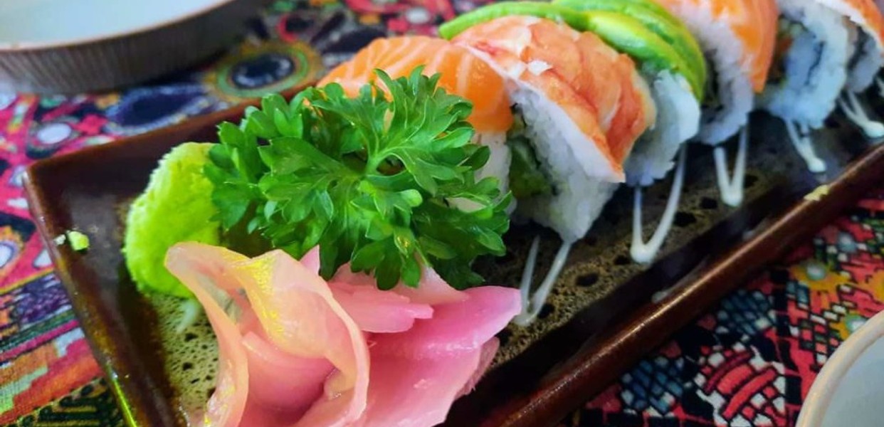 Tiara - Sushi & Coffee - 32 Âu Cơ