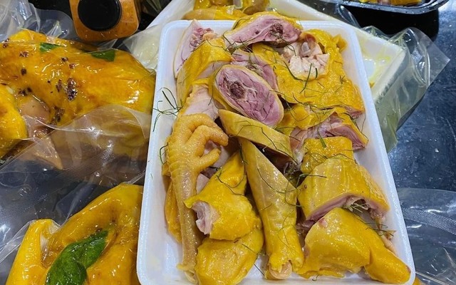 Tiệm Gà Ủ Muối & Chân Gà Sả Ớt (Sốt Thái) - Đại La