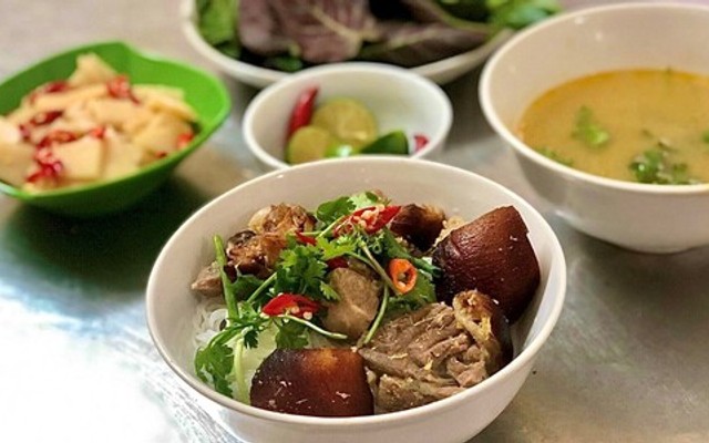 Bún Chân Giò Tăm Cô Ý - Đặc Sản Nam Định - 96 Phạm Ngọc Thạch