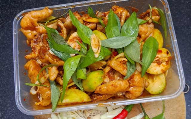 Chân Gà Sốt Thái - Cô Sáu