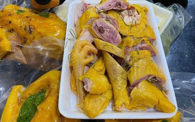 Gà Ủ Muối, Chân Gà Sả Ớt & Sốt Thái - Tiệm Nhà Thỏ