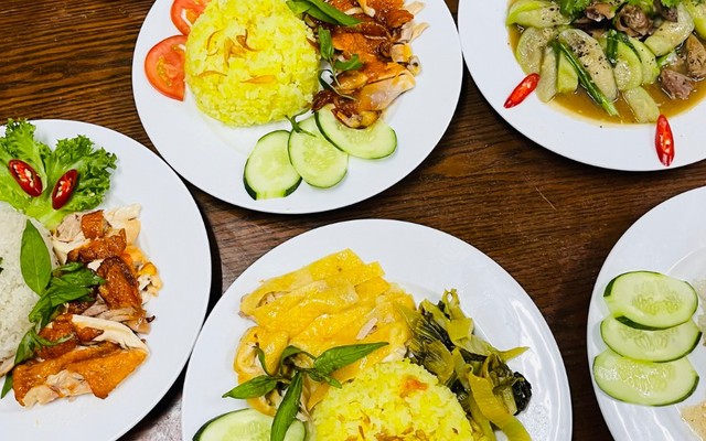 Nhật Nguyên - Miến Gà, Cơm Gà & Cơm Phần - Hồ Tùng Mậu