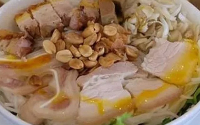 Quán O Huế - Bún Mắm Nêm & Gỏi Tai Heo Các Loại - Nơ Trang Long