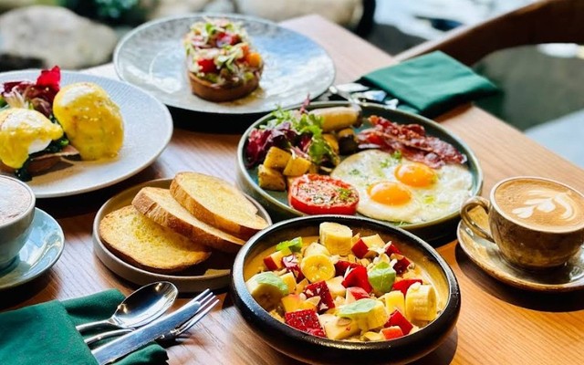 M.Oi - Bistro & Bar - Dương Tự Minh