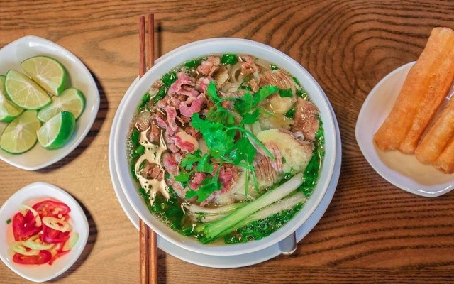 Phở Bò & Cơm Rang Pháp Phạm - Phở Bò & Cơm Rang - Tập Thể Thành Công