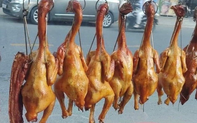 Ba Chỉ Giòn Da, Vịt Quay Lá Mắc Mật & Gà Nướng Lu - 242 Hà Huy Tập
