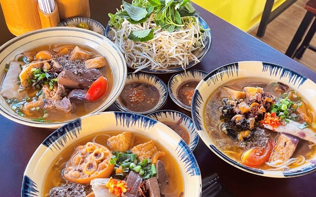 Cô Mai Lái Thiêu - Bún Riêu & Canh Bún - Phan Chu Trinh