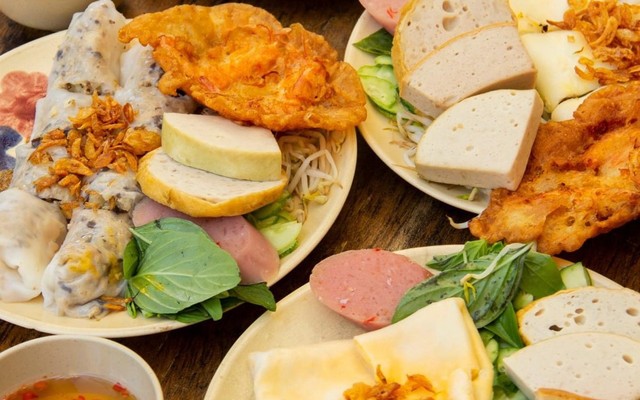 Bánh Cuốn Nóng, Cà Phê Song Anh - Trương Gia Mô