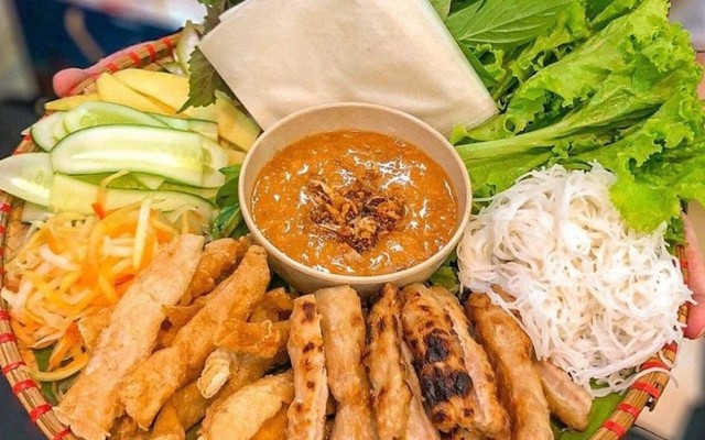 Nem Nướng Nha Trang 45 - Đội Cấn