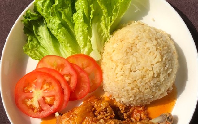 Tiệm Cơm GenZ - Cơm Gà Sốt Mắm Tỏi, Bò Lúc Lắc Sốt Tiêu Đen & Cá Trứng Sốt Teriyaki