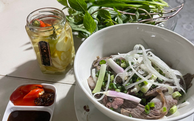 Tàu Bay CMT8 - Phở - Cách Mạng Tháng 8