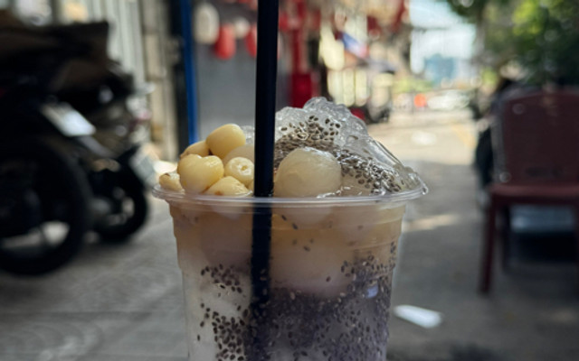 Bà Năm - Nước Mát Long Nhãn - Pasteur