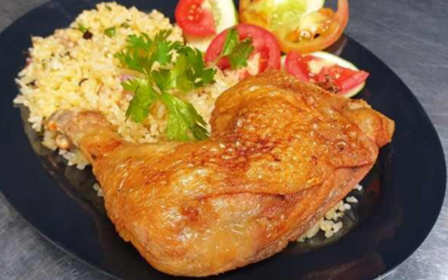 Quán Nhà Tôi - Cơm Gà Xối Mỡ, Mỳ & Nui Xào