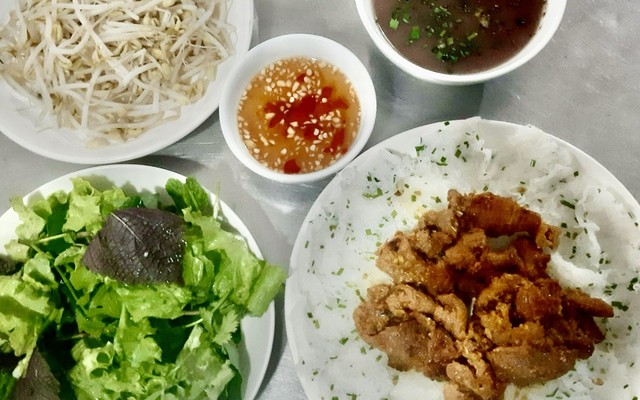 Quán Hiền - Bánh Hỏi Cháo Lòng - Châu Thị Vĩnh Tế