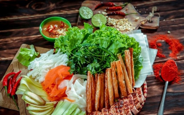 Tiệm Nem Nương Nha Trang Cuốn Là Dính - Âu Cơ