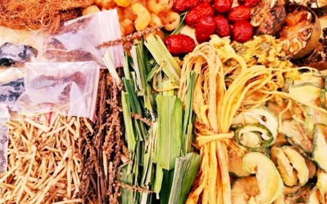 BẾP MẸ KA - MỲ QUẢNG SƯỜN & GÀ