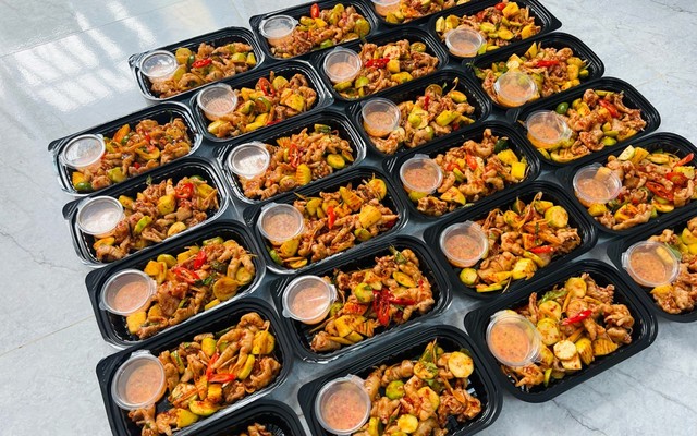 Tiệm nhà Bối - Chân Gà Sốt Thái & Chân Gà Ngâm Sả Tắc - Khu Phố 8