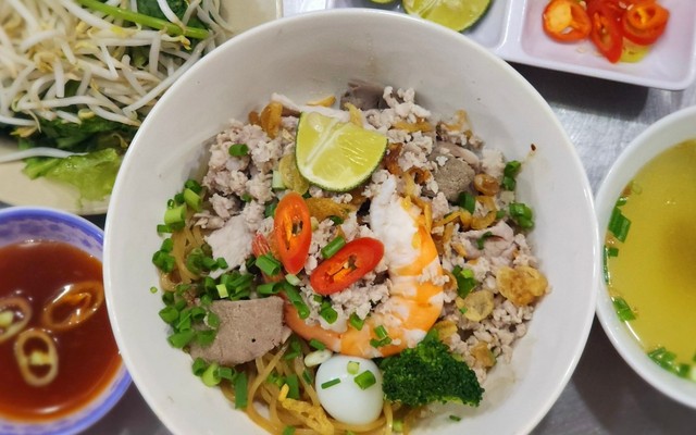 Thanh Thành Đạt - Hủ Tiếu Nam Vang - 43 Đinh Tiên Hoàng