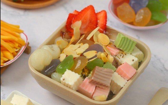 Khúc Bạch Ms Liên