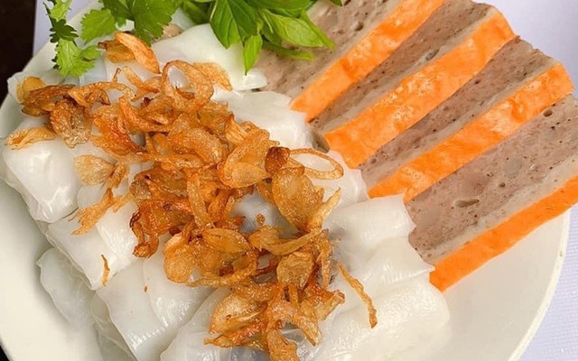 Học Thơm - Bánh Cuốn Nóng, Bún Chả & Gà Tần