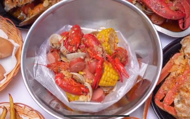 CAJUN - Ẩm Thực Mỹ - Nguyễn Văn Thoại