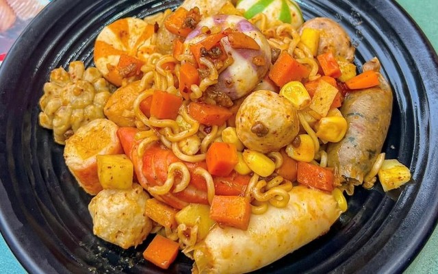 Khoai Tây Food - Nem Chua Rán & Mỳ Trộn Indomie