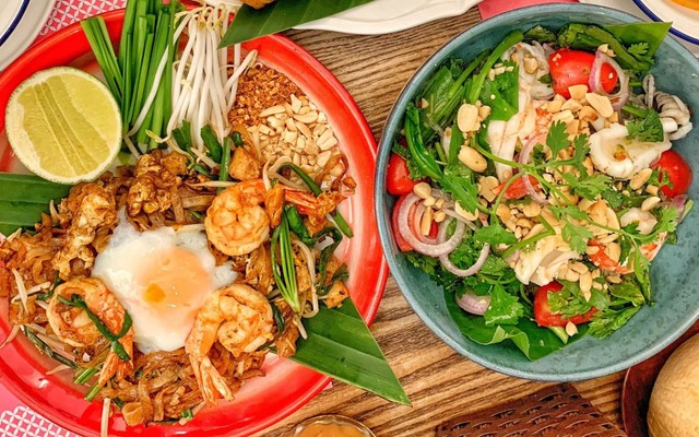 Meme Bistro - Hoàng Đạo Thúy