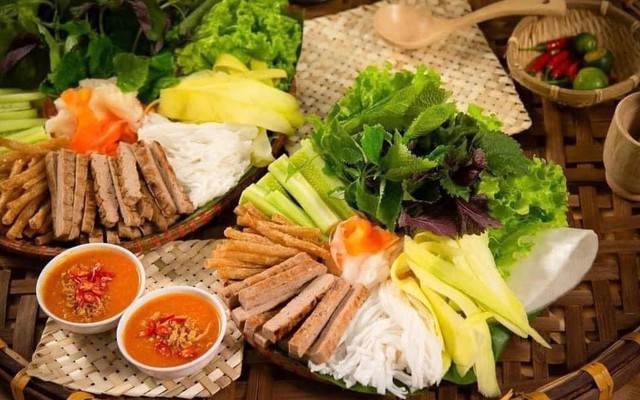 Ăn Vặt Nhà Mỡ - Mỳ Cay, Bánh Mì Chảo & Bún Đậu Mắm Tôm