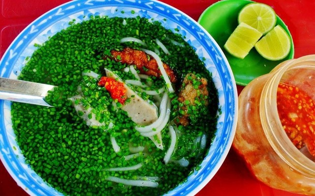 Bánh Canh Hẹ Chả Cá - Cá Dầm Cô Ngân