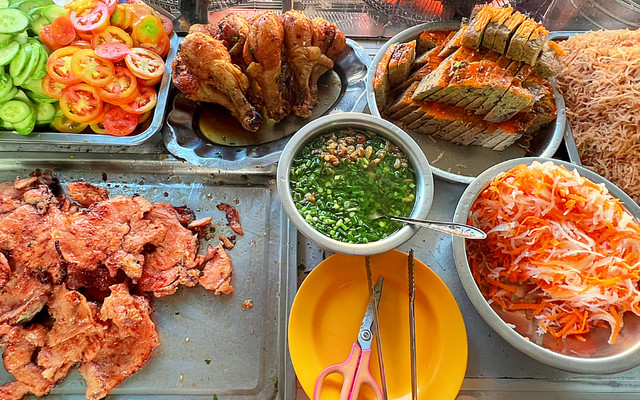 Quán Cô 9 - Cơm Tấm & Bún Thịt Nướng - Ngô Quyền