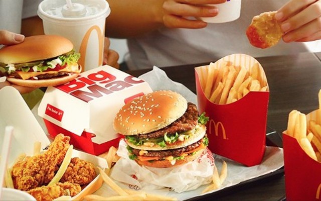 Gà Rán & Burger McDonald’s Au Co