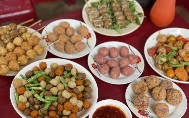 TIỆM VIÊN CHIÊN QUY NHƠN - Xiên Que Chiên Mắm & Mì Trộn Sate