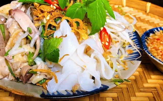 Bánh Ướt Lòng Gà Lái Thiêu - Bánh Canh, Hủ Tiếu & Phở