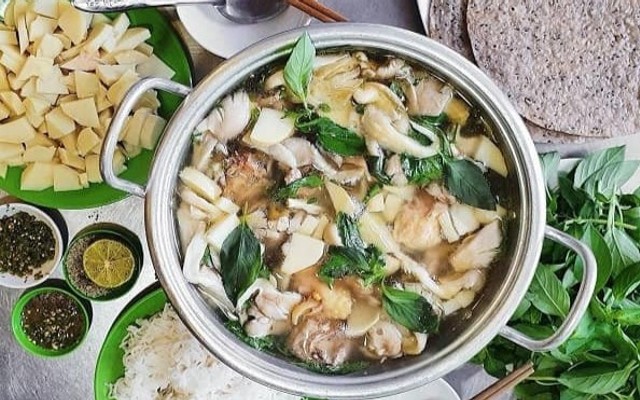 Ẩm Thực Phú Yên - Lẩu Gà Lá É - DT 746