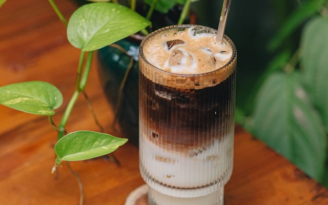 Bốn Mùa - Cà Phê & Trà - Trần Bạch Đằng