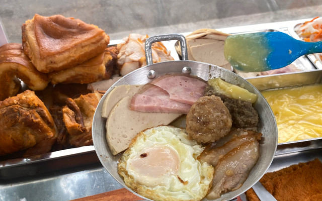 Bánh Mì Anh Phát - Pate Nóng, Bánh Mì Xíu Mại & Xôi - Lê Văn Lương