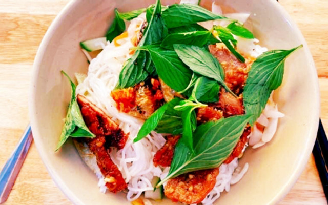 BÀ CAM 1 - BÚN THỊT NƯỚNG & CƠM TẤM