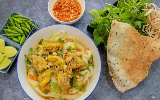 Mì Quảng & Bánh Tráng Thịt Heo - Hồng Kính