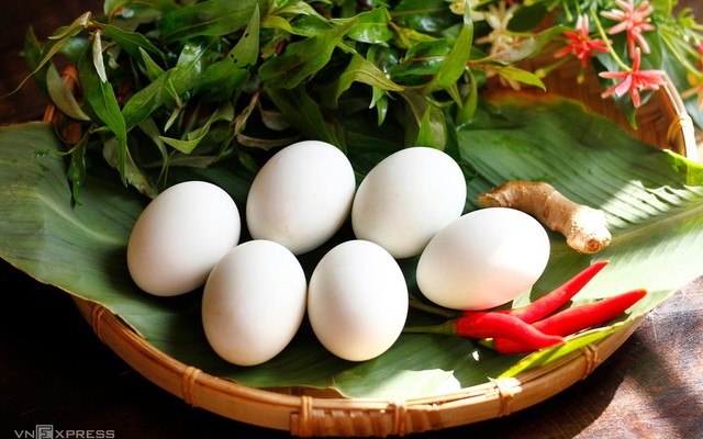 Hột Vịt Lộn Anh Mập - Vịt Lộn Xào Me & Hột Gà Xào Me