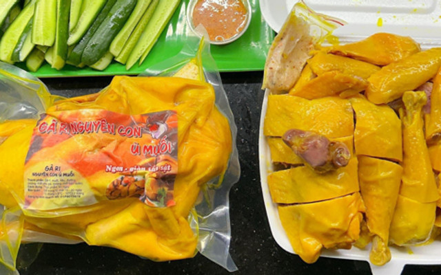 Tin Tin - Gà Ủ Muối Hoa Tiêu & Chân Gà Sốt Thái