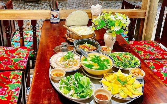 Cơm - Cafe Bao Cấp - Lê Văn Lương