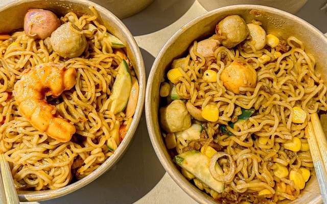 TOM FOOD - Mỳ Trộn Indomie & Bánh Mì Siêu Nhân - Võ Thị Sáu