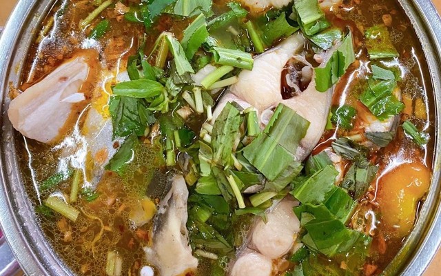 Quán Ngon Ngon - Gà Nướng Cơm Lam & Cá Lóc Nướng Mẹt - Long Bình Tân